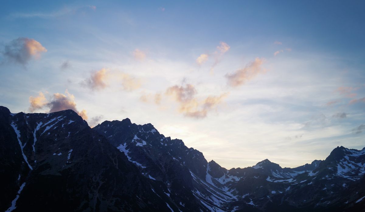 Choosing a Sturdy Tripod for Windy Fell Conditions