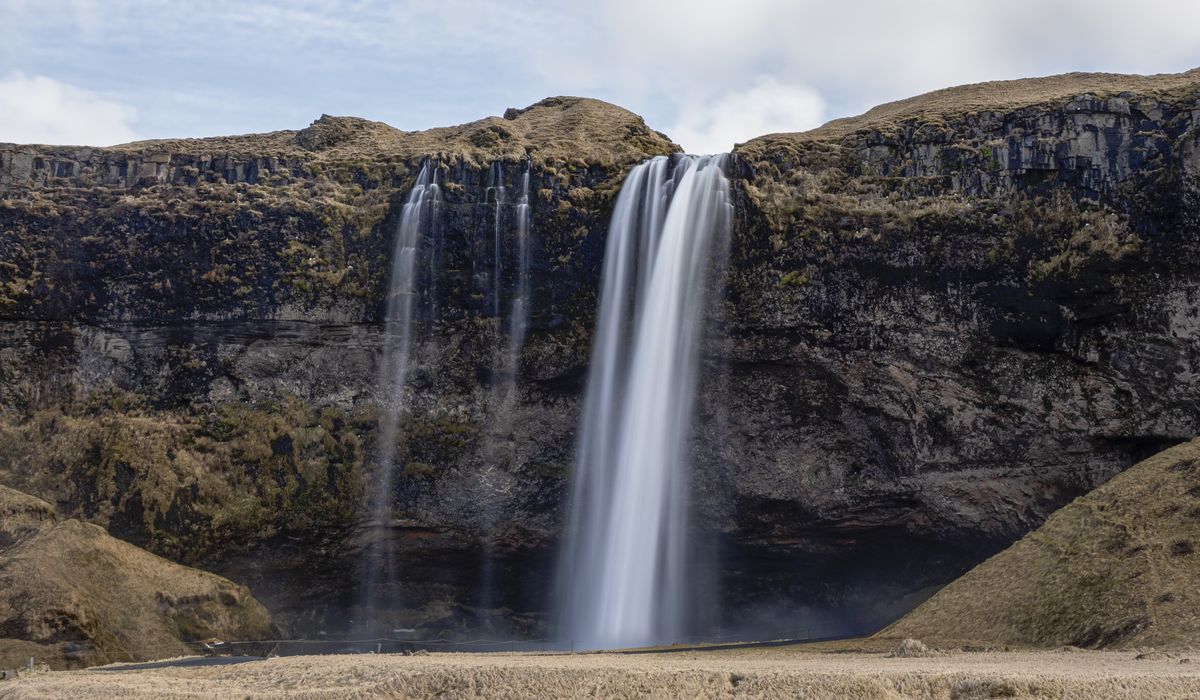 Using Manual Focus for Sharp Foreground Rocks